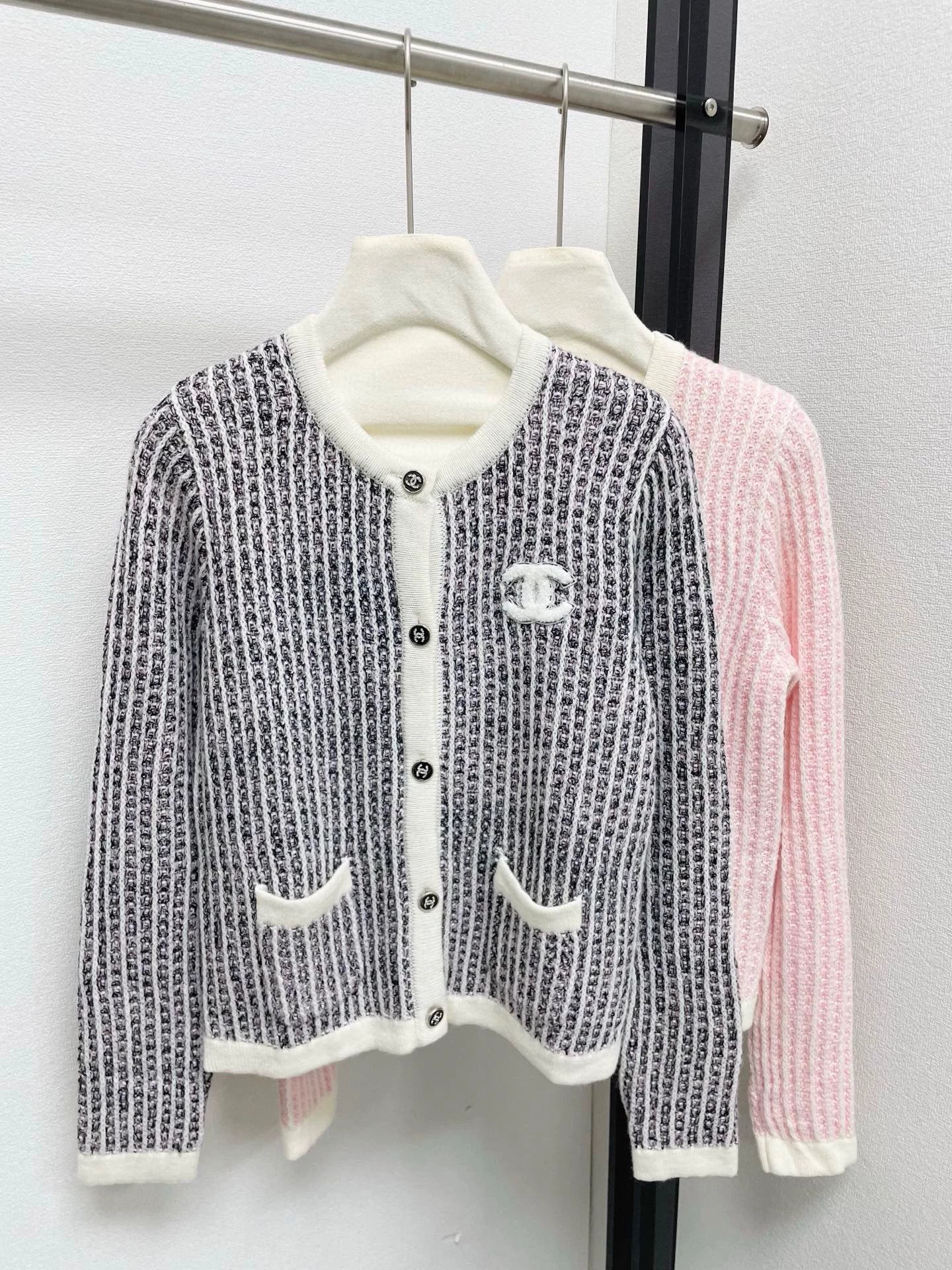 Towel embroidered logo round neck cardigan