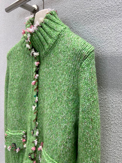 Stand up collar long sleeved sweater jacket