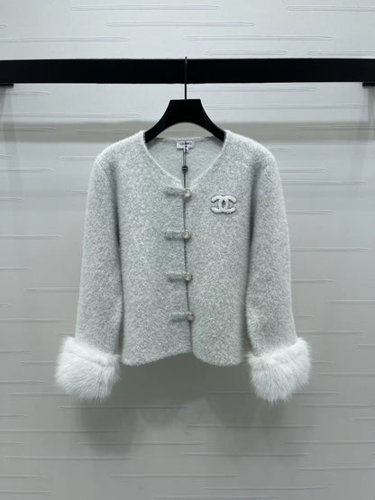 Detachable woolen sleeve round neck cardigan