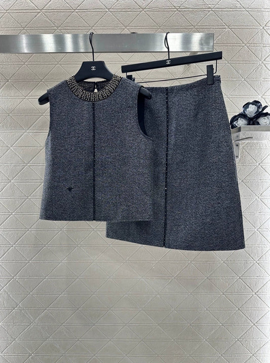 25fw Sleeveless top and skirt set