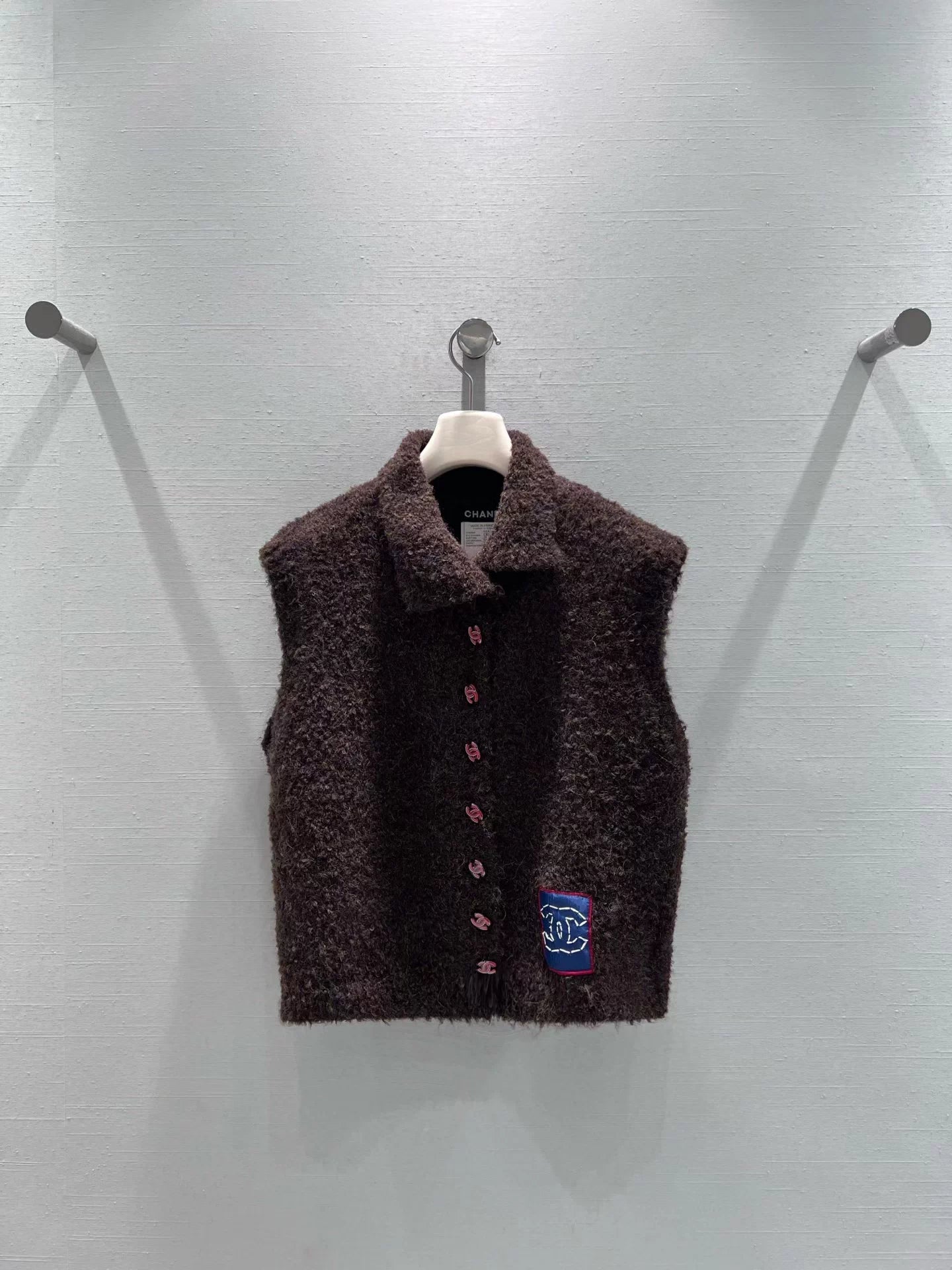 Double C-button vest