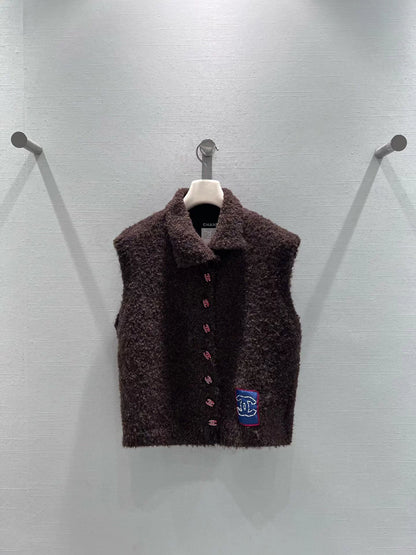 Double C-button vest