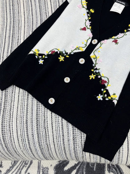 25fw Single breasted V-neck cardigan