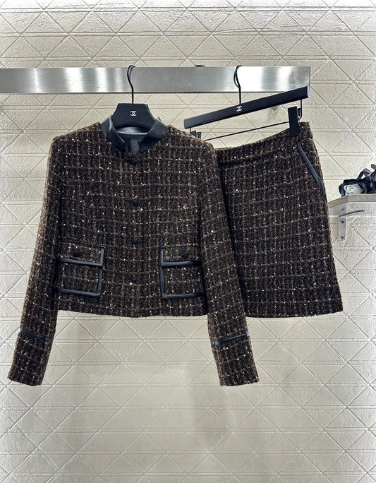 Leather collar splicing coarse woolen suit