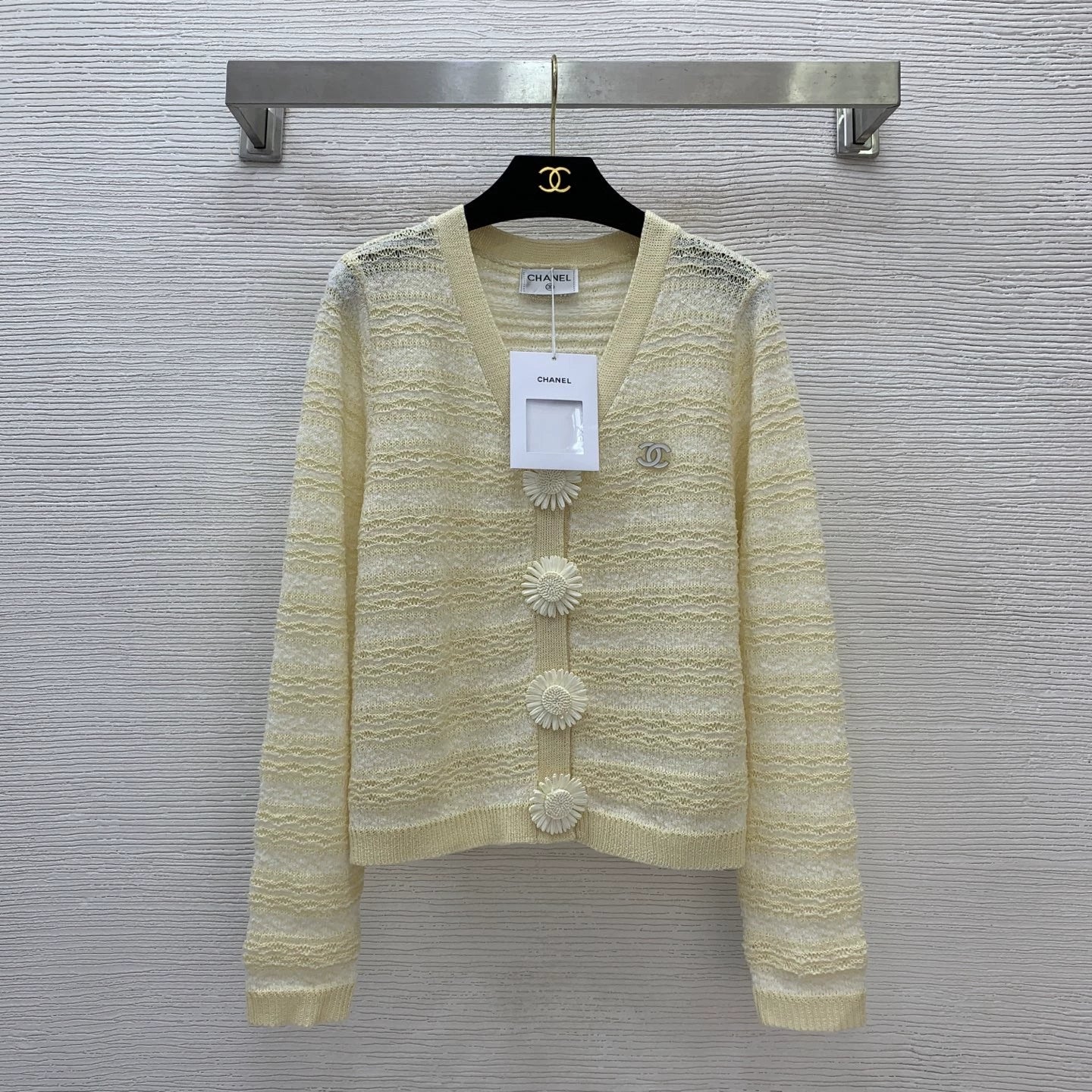 V-neck long sleeved knitted striped cardigan