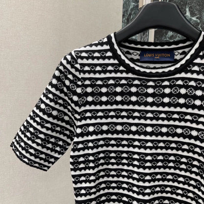 25 Summer new black and white striped knitted short sleeves