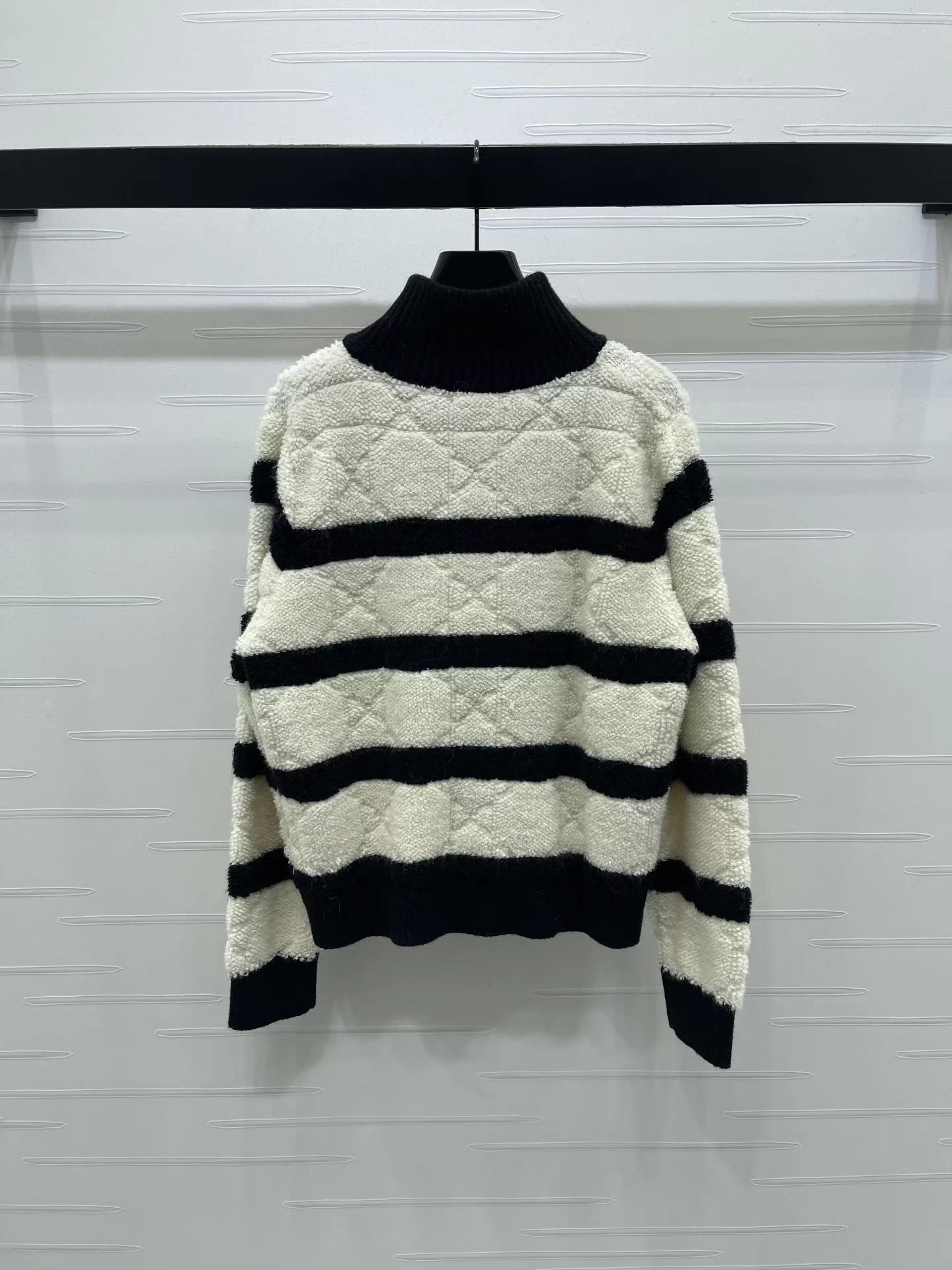 Tengge striped stand up collar cardigan