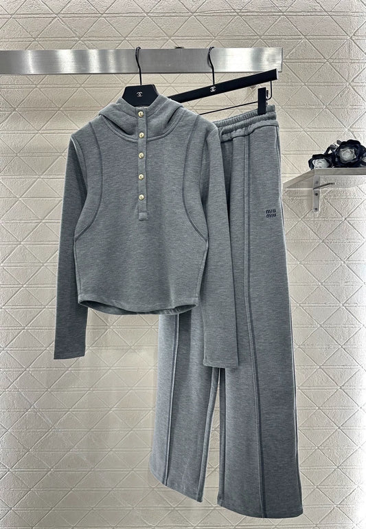 Half open hooded set