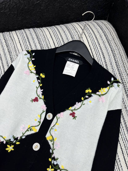 25fw Single breasted V-neck cardigan