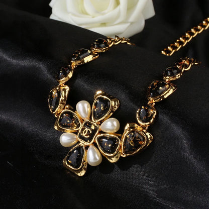 Amber CC waist chain