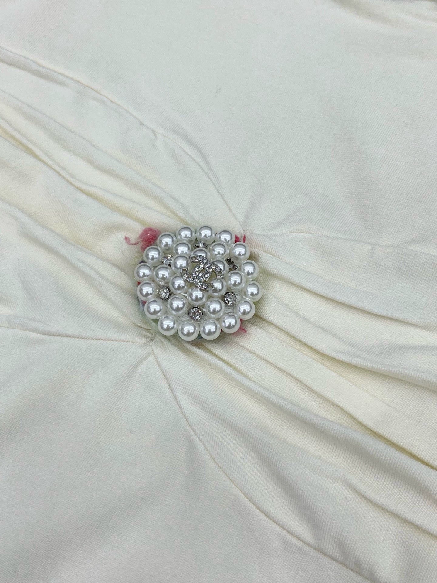 Pearl decoration versatile base shirt