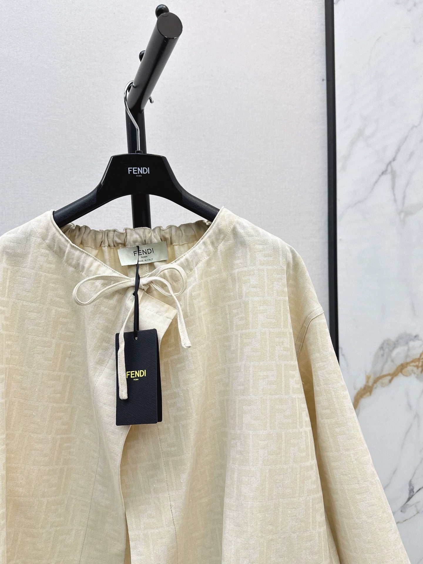 25fw letter print cape coat