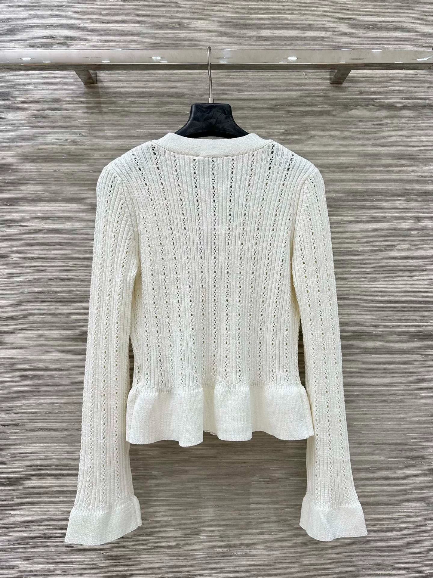 Lace design waist cinching long sleeved top