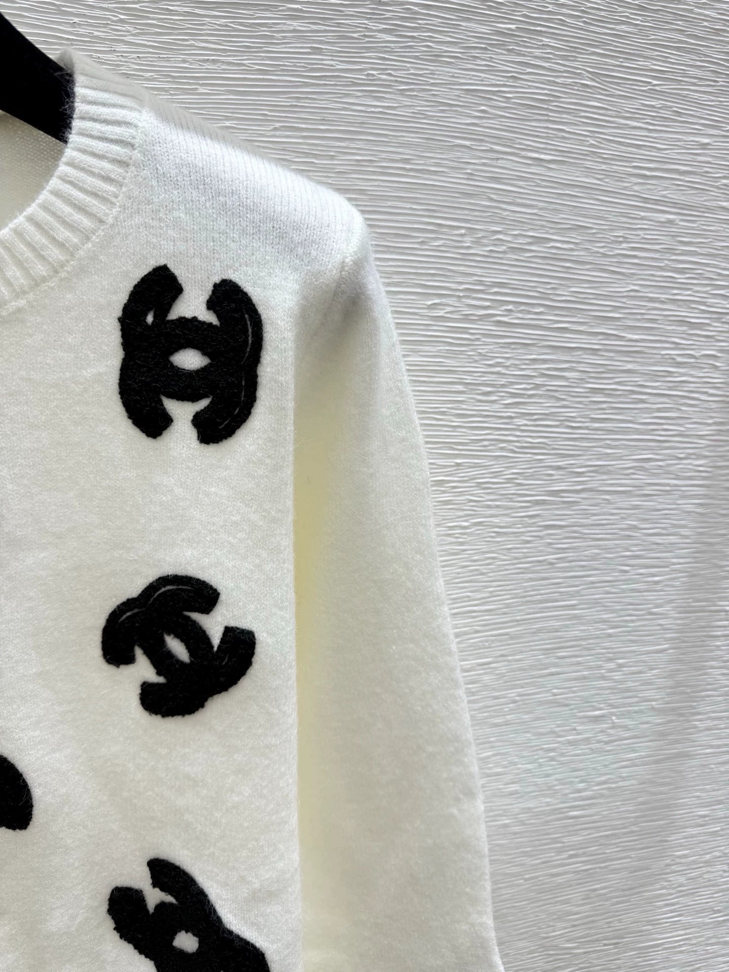 Towel embroidered logo sweater