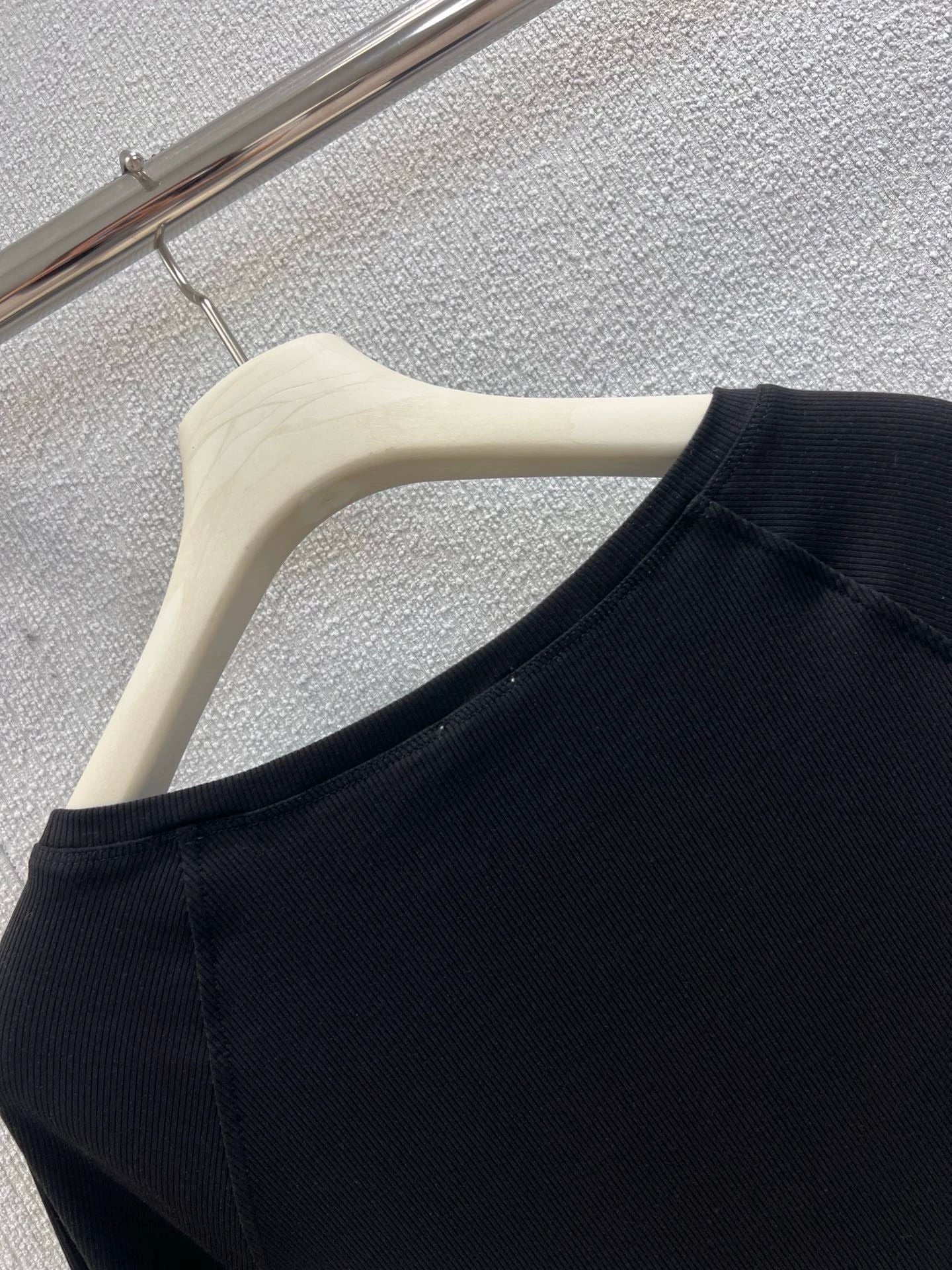 25Fw micro embroidered long sleeved base T-shirt