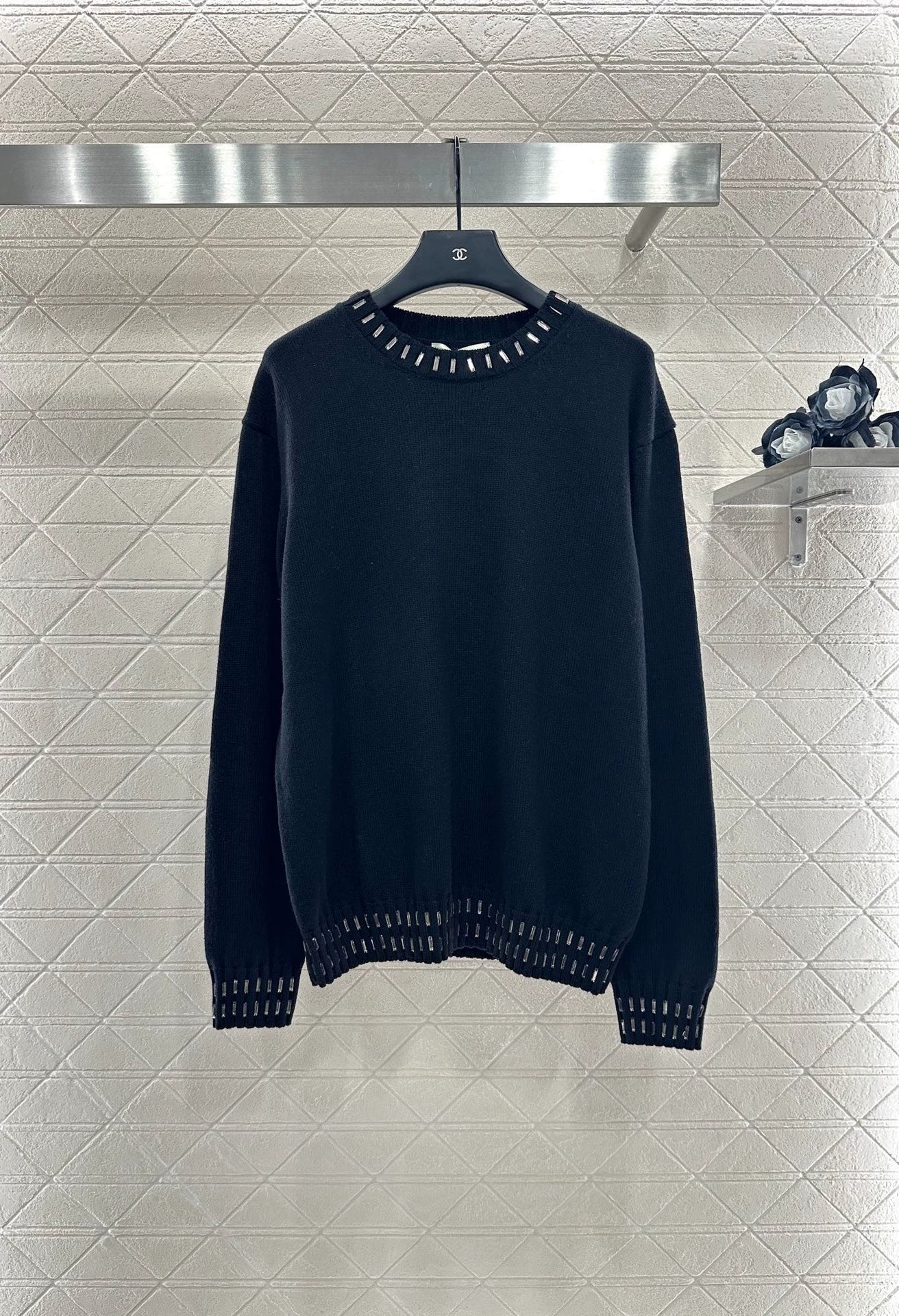 25fw Rhinestone edging knitted sweater