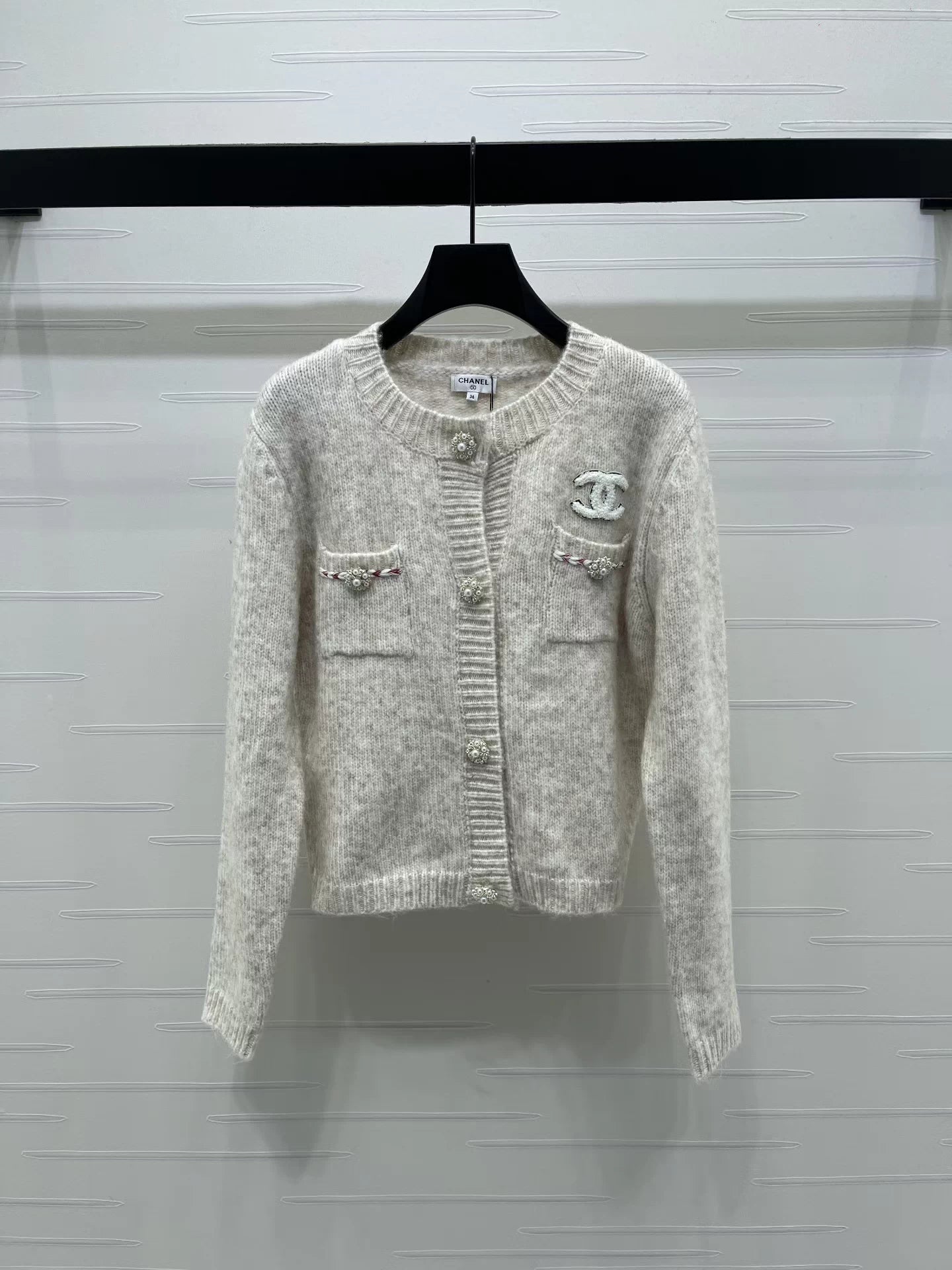 Double pocket round neck knitted cardigan