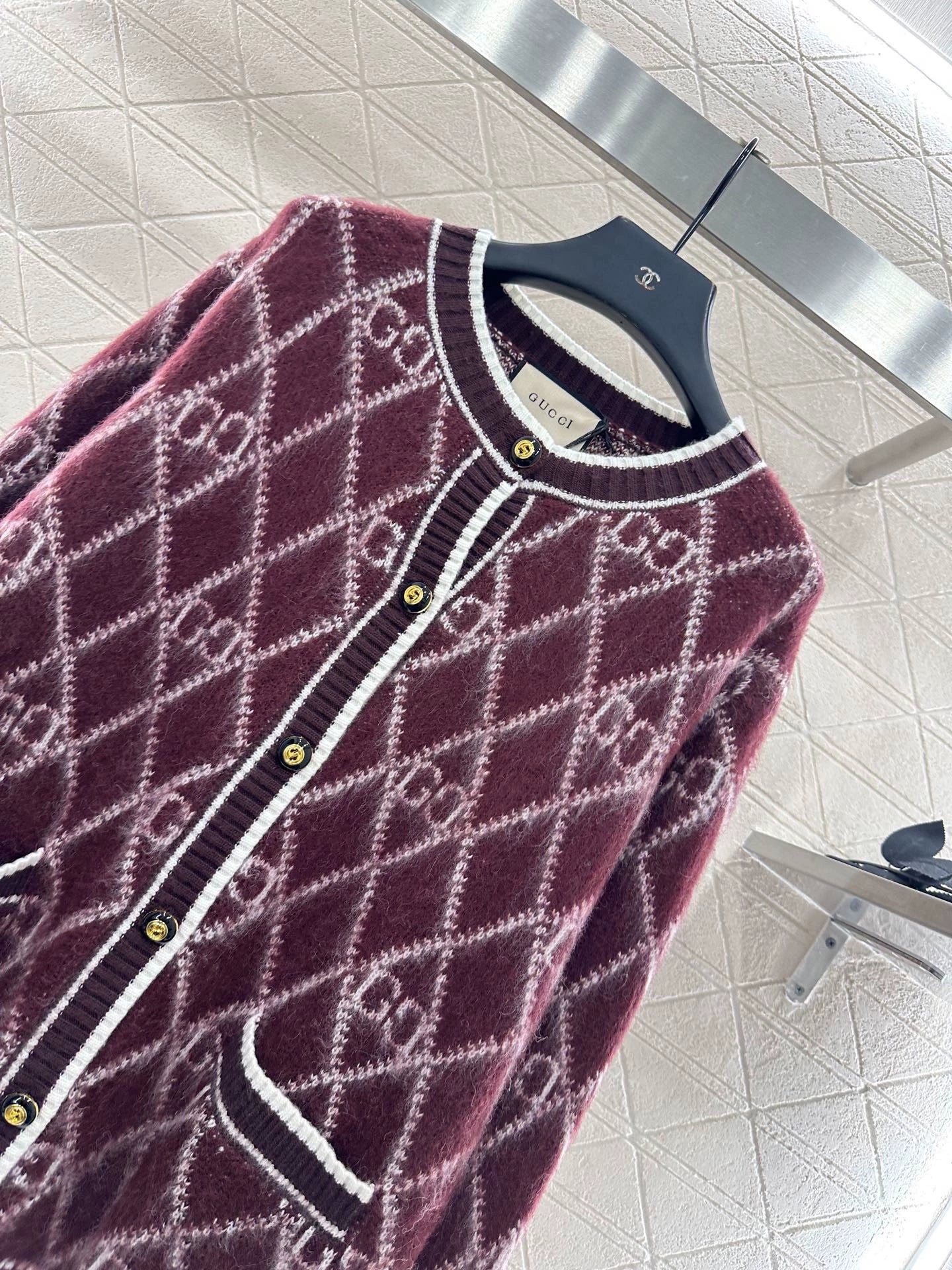 25 Vintage letter diamond grid round neck knitted wool cardigan