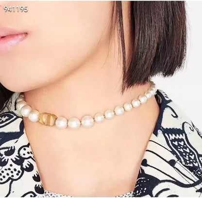 pearl necklace