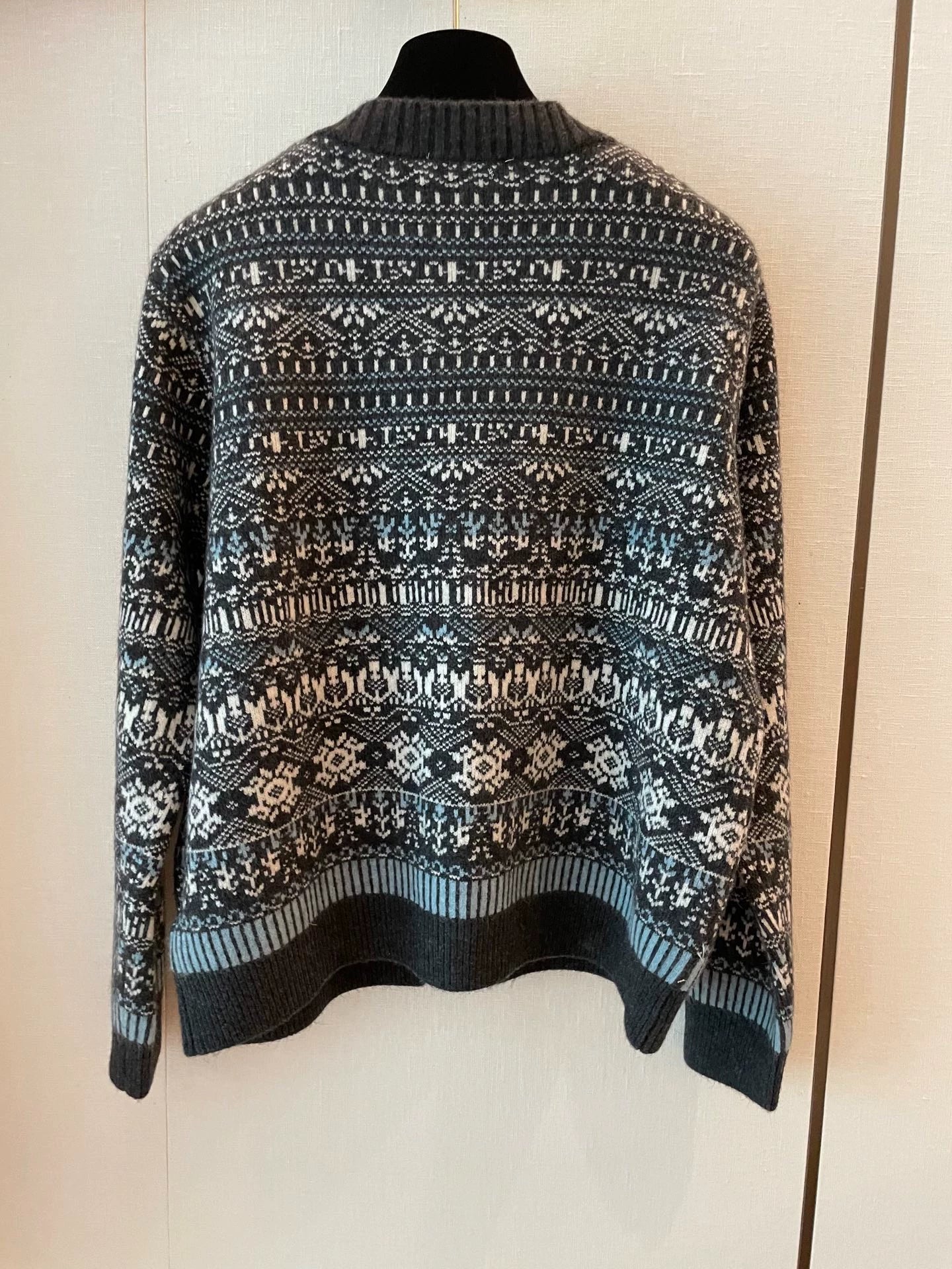 25fw New V-neck cardigan（Medieval Series）