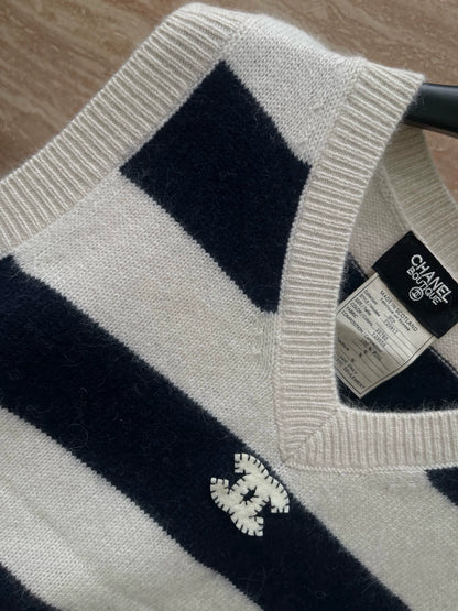 25fw Striped V-neck sweater vest(vintage series)
