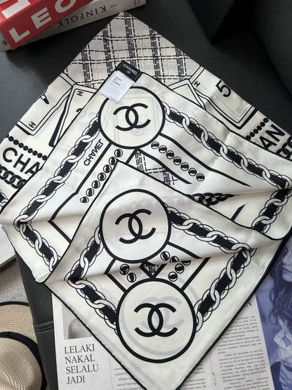 C 25 Black and White Cards Tessellations Scarves