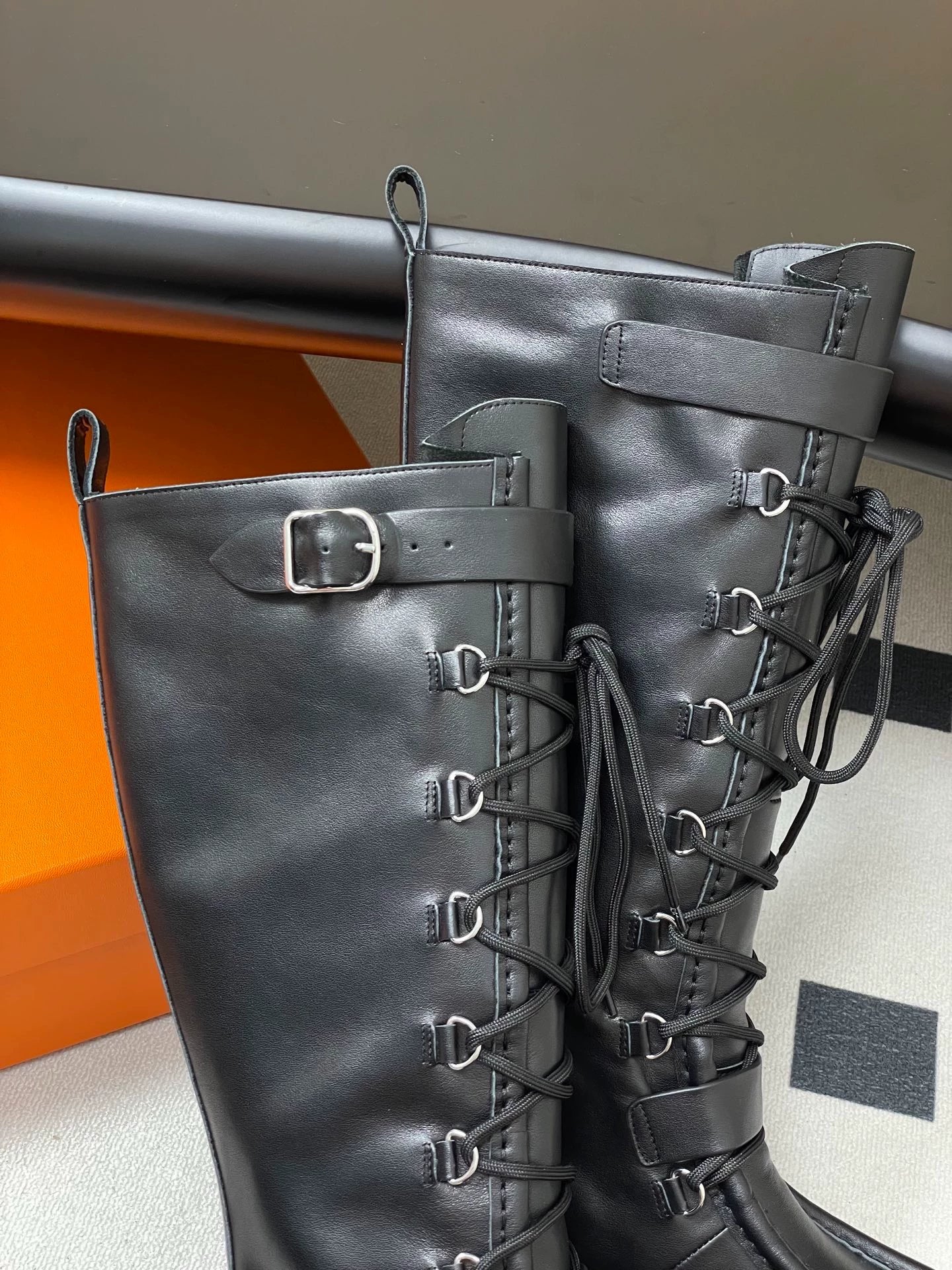 25Fw thick soled straight boots