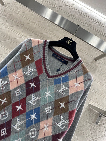 Lingge Embroidered Knitted Hooded Sweater