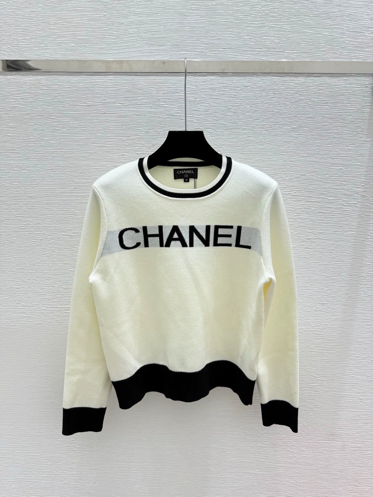 25fw Black and white color blocked knitted sweater