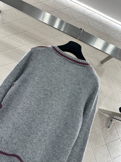 Lingge Embroidered Knitted Hooded Sweater