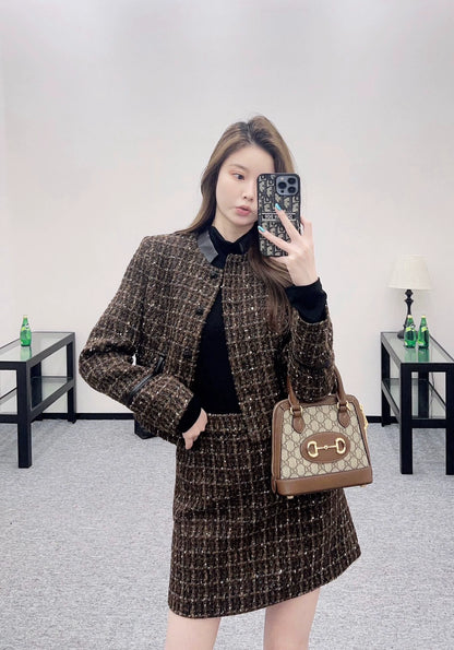 Leather collar splicing coarse woolen suit