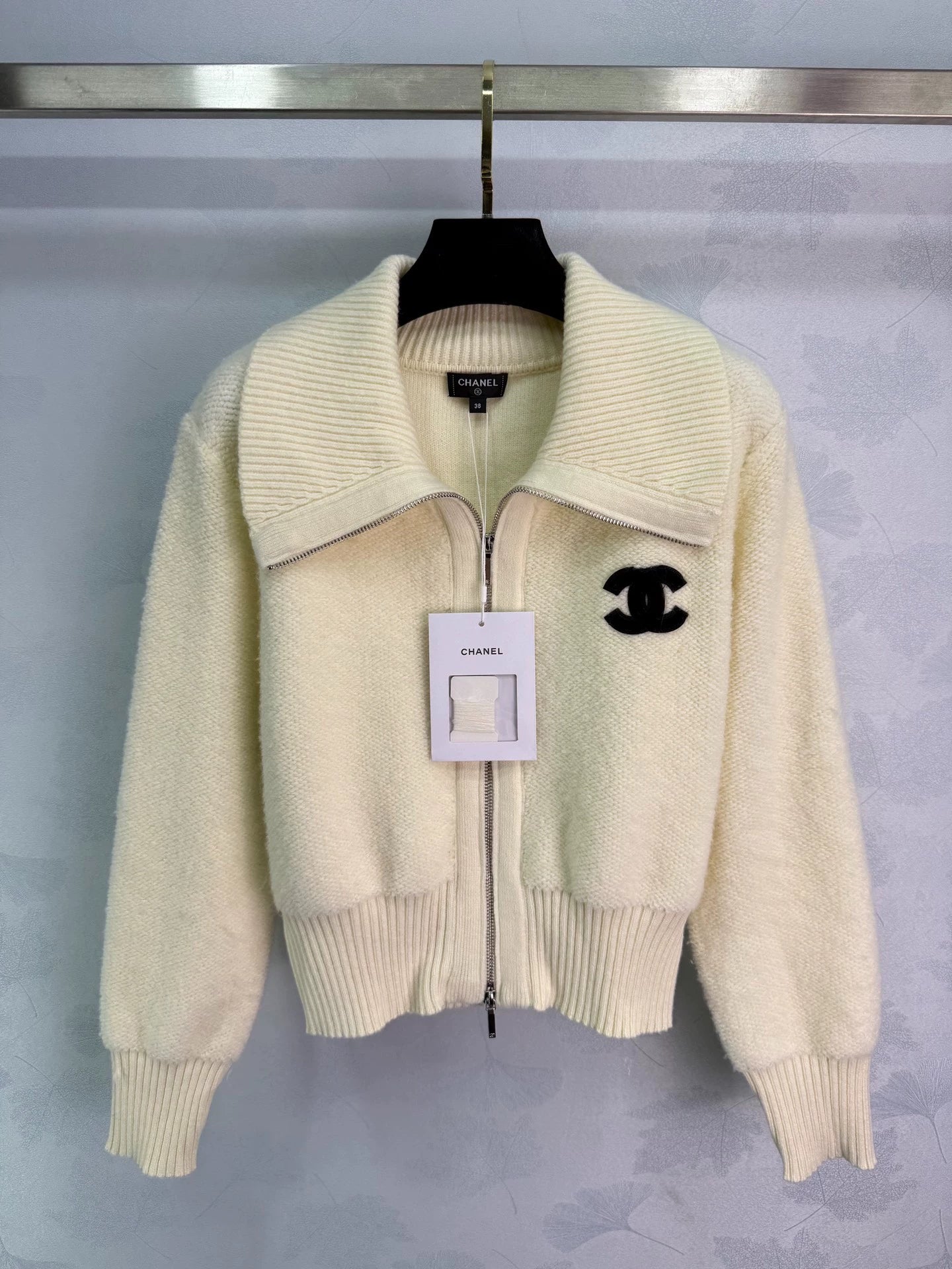 Xiaoxiangfeng Knitted Cardigan