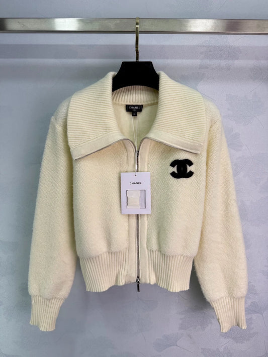 Xiaoxiangfeng Knitted Cardigan