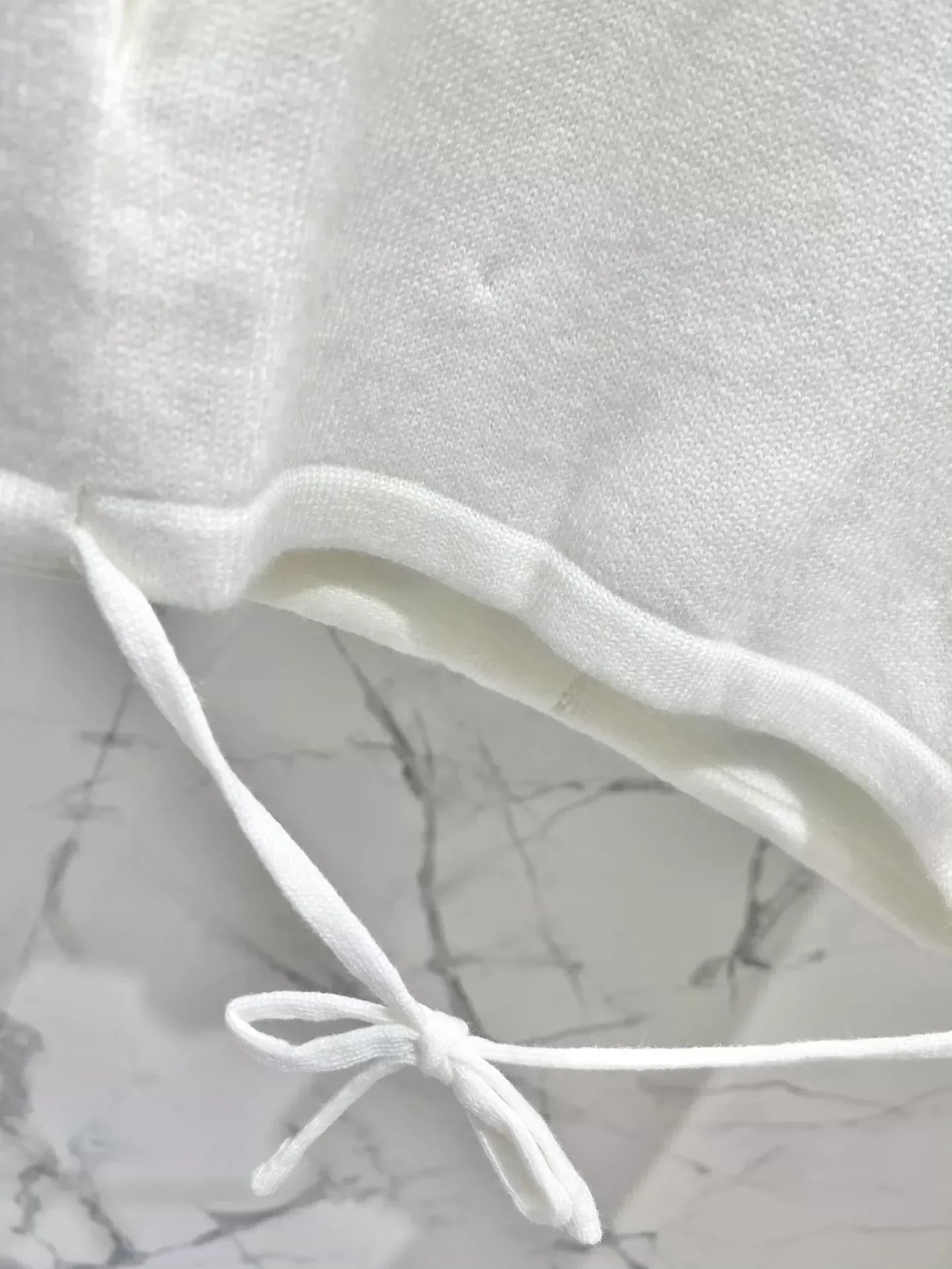 25fw One shoulder knitted long sleeved top