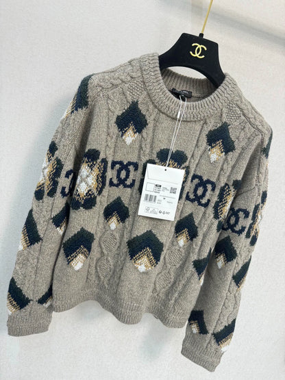 Four leaf clover knitted sweater