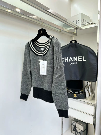 25fw Striped large round neck sweater