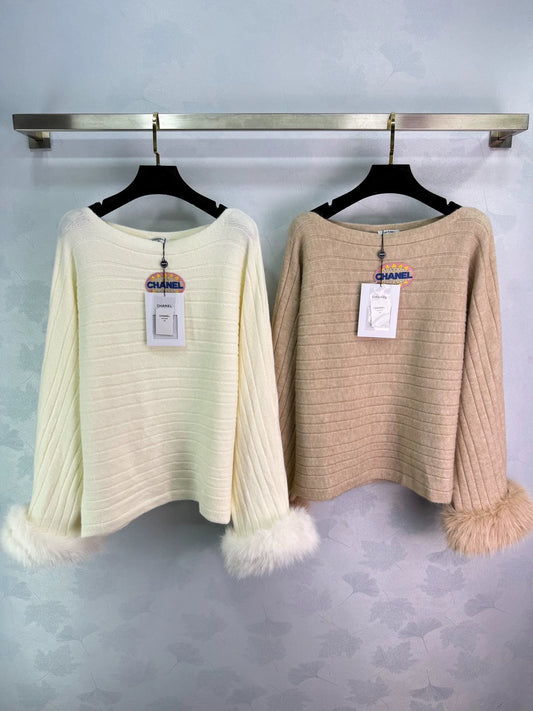 Striped logo round neck hairy long sleeved shirt