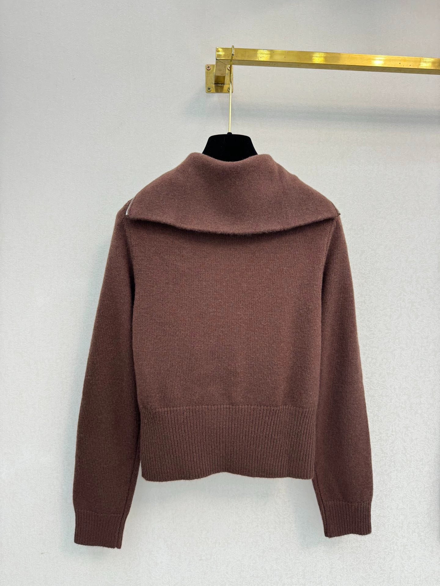 Half zipper knitted sweater
