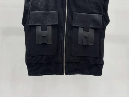 Sleeveless knitted vest