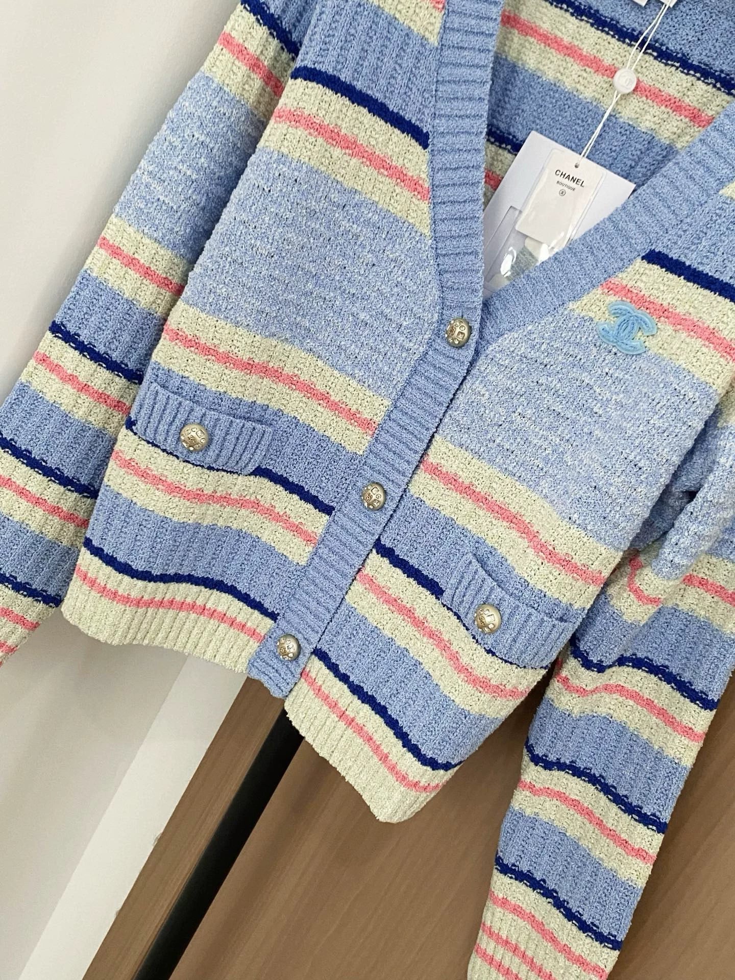 25fw V-neck cardigan