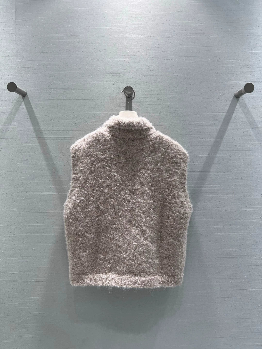 Double C-button vest