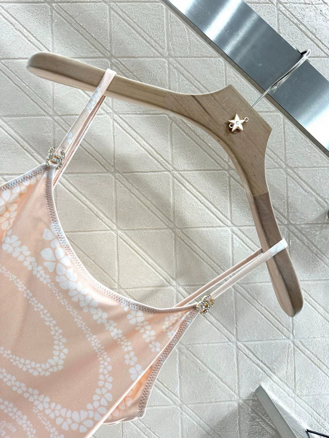 25 New Printed Halter Swimsuit