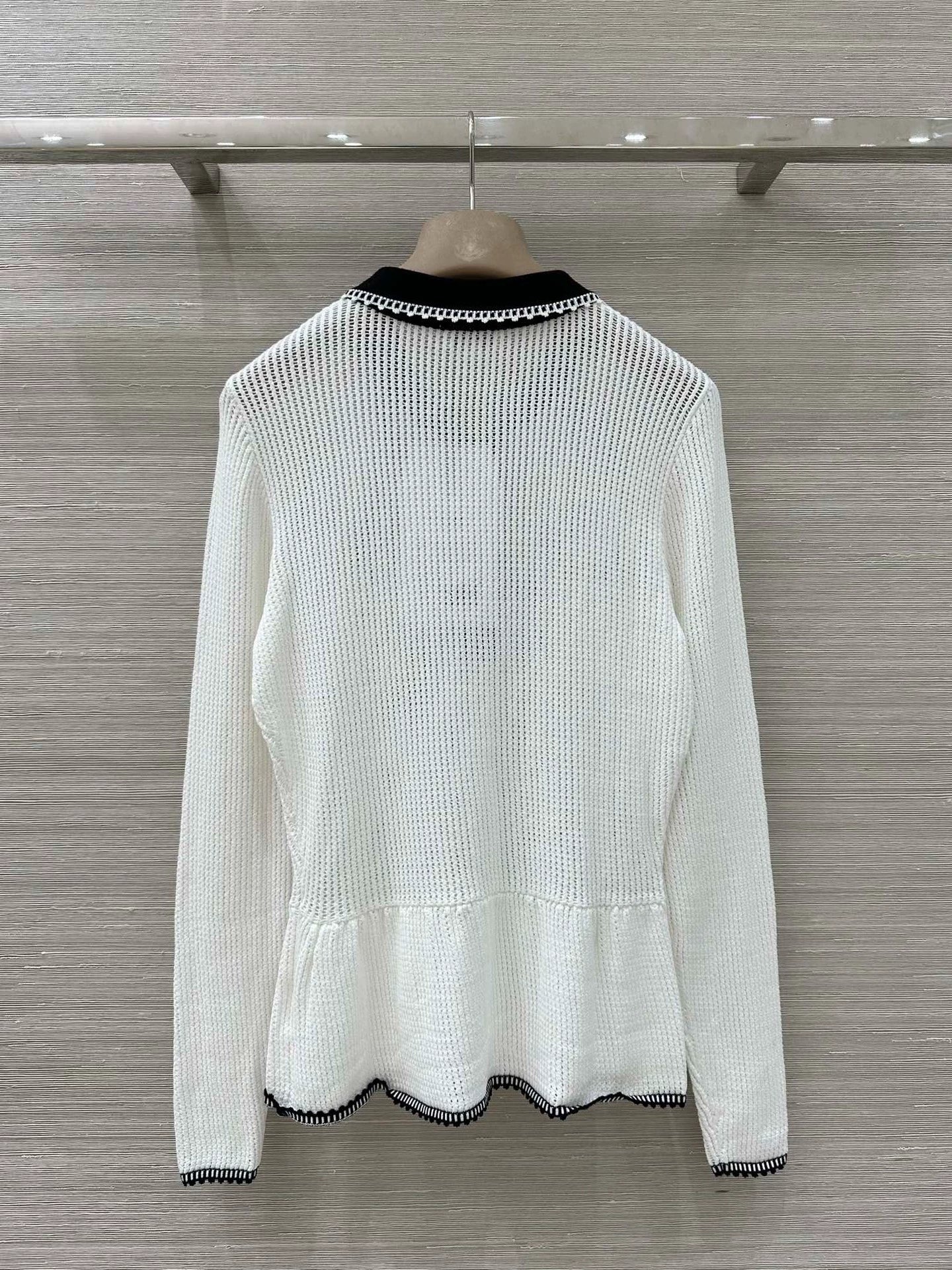 Embroidered mesh knitted long sleeved shirt
