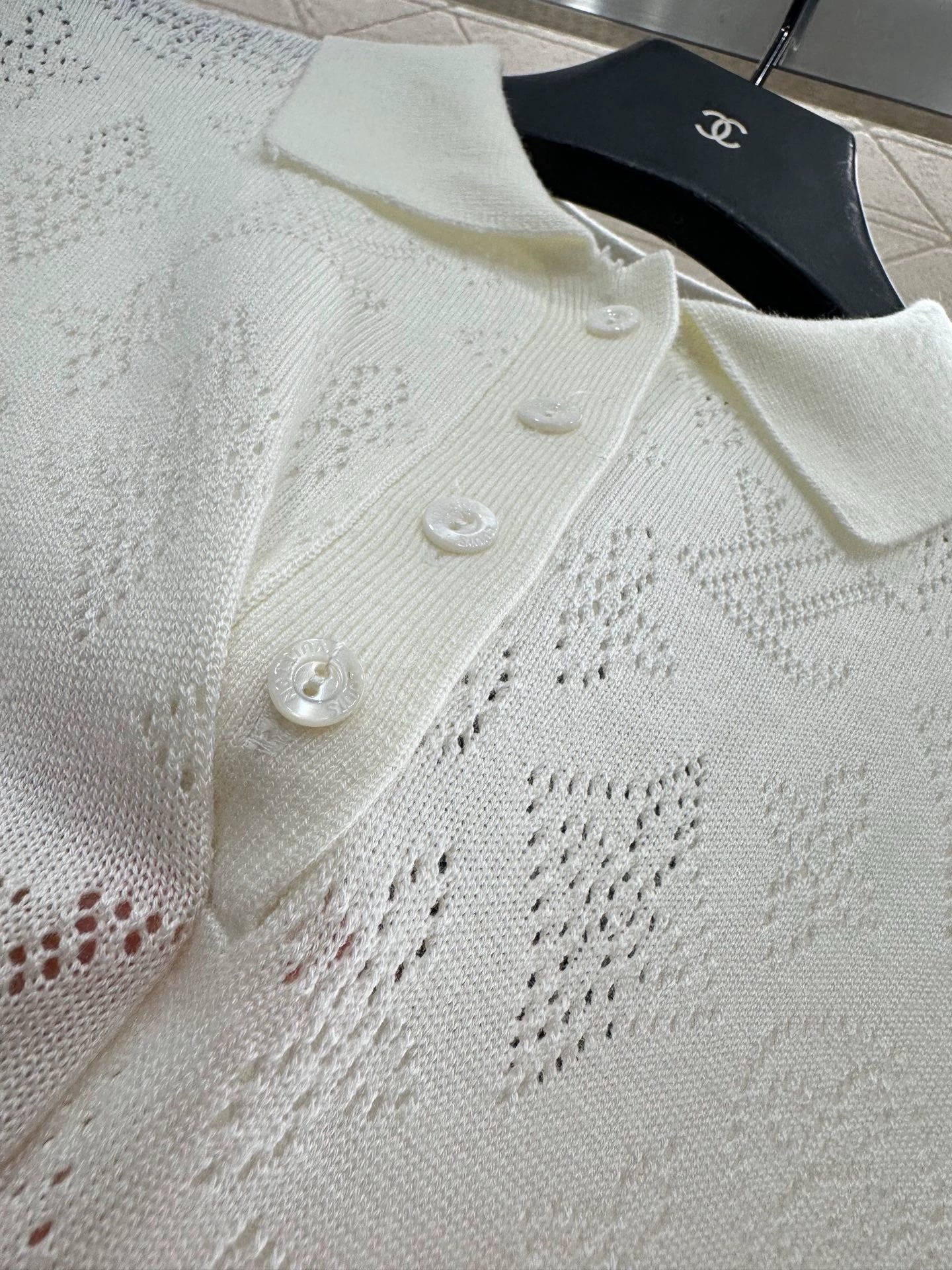 25fw Hollow hook flower top