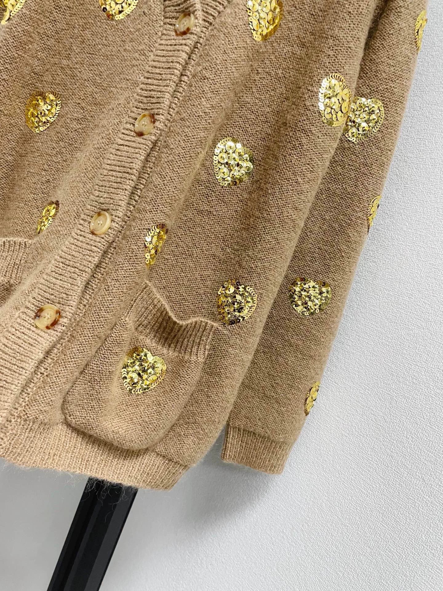 25fw Heavy Industry Bead Heart shaped V-neck Cardigan