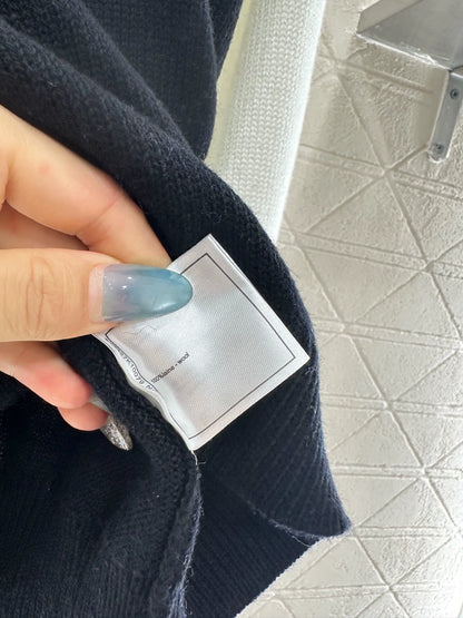 Round deer letter sweater