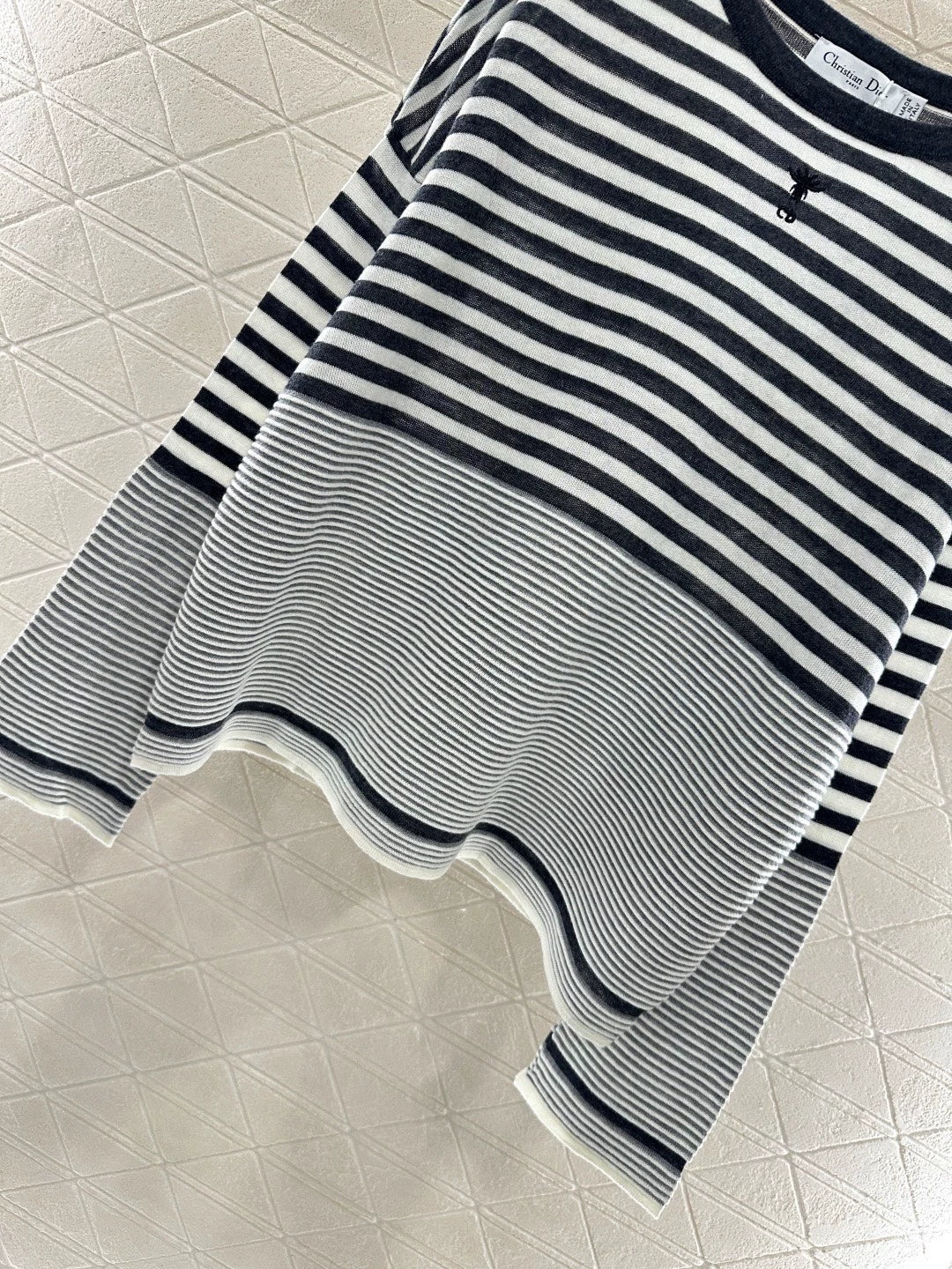 25fw Loose striped knitted sweater