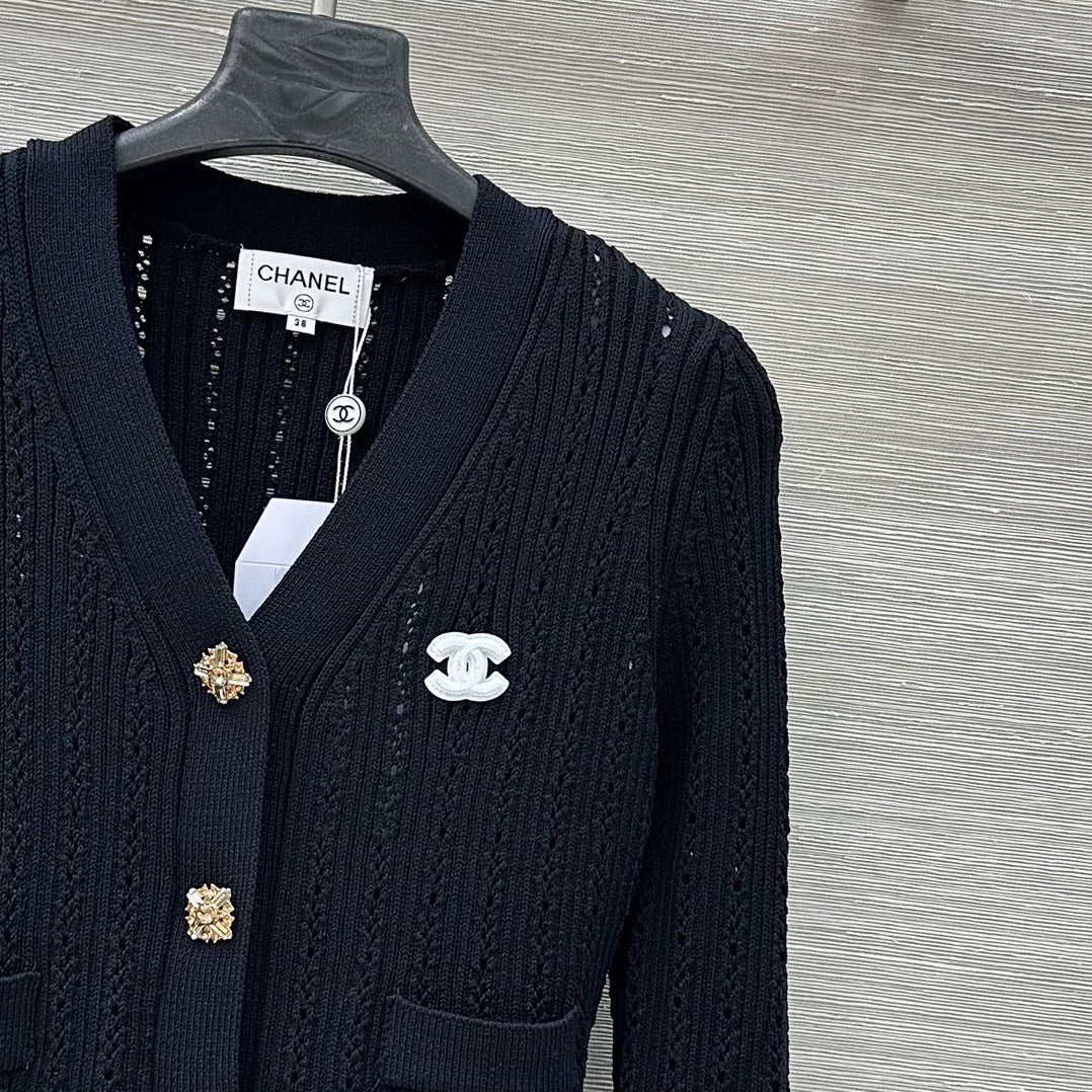 Lace design waist cinching long sleeved top