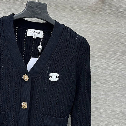 Lace design waist cinching long sleeved top