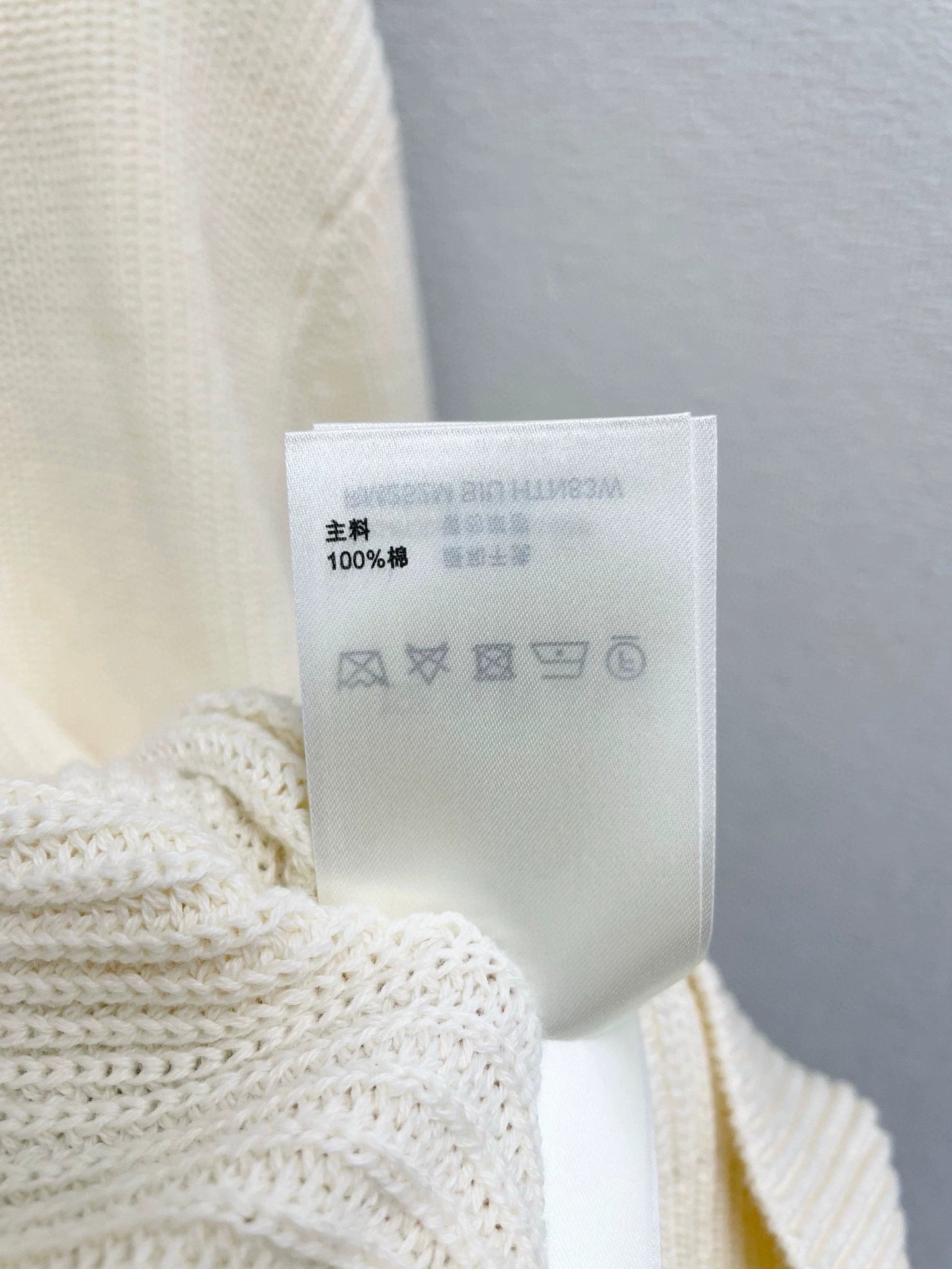 25fw Embroidered plain sweater